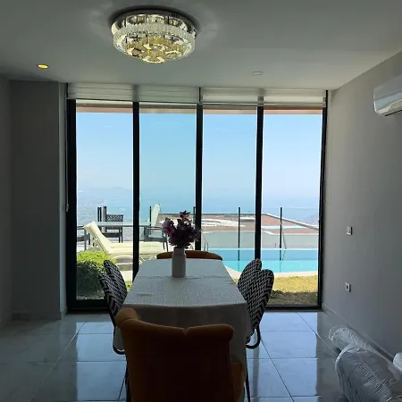 Detached With Full And Sea Views Vila *
